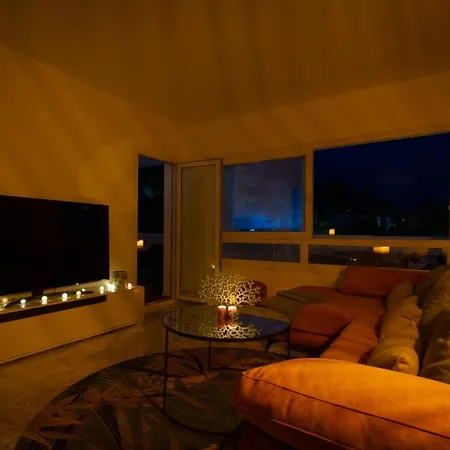 Apartamento Banus - Banús Playa Rocío - 2br - 2ba - Direct Beach&sea Access Complex - Outdoor Terrace - Pool - 3 Min Walk To Puerto Banús&corte Ing Luxury Shopping - Ideal For Families *
