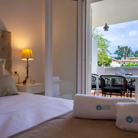Banus - Banús Playa Rocío - 2br - 2ba - Direct Beach&sea Access Complex - Outdoor Terrace - Pool - 3 Min Walk To Puerto Banús&corte Ing Luxury Shopping - Ideal For Families *