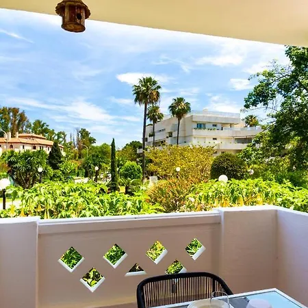 Marbella Banus Suites - Banus Playa Rocio - 2Br - 2Ba - Direct Beach & Sea Access Complex - Outdoor Terrace - Pool - 3 Min Walk To Puerto Banus & Corte Ing Luxury Shopping - Ideal For Families * Μαρμπέλλα
