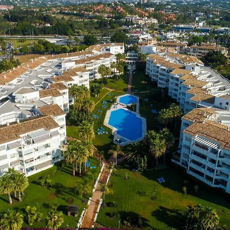 Marbella Banus Suites - Banus Playa Rocio - 2Br - 2Ba - Direct Beach & Sea Access Complex - Outdoor Terrace - Pool - 3 Min Walk To Puerto Banus & Corte Ing Luxury Shopping - Ideal For Families Μαρμπέλλα